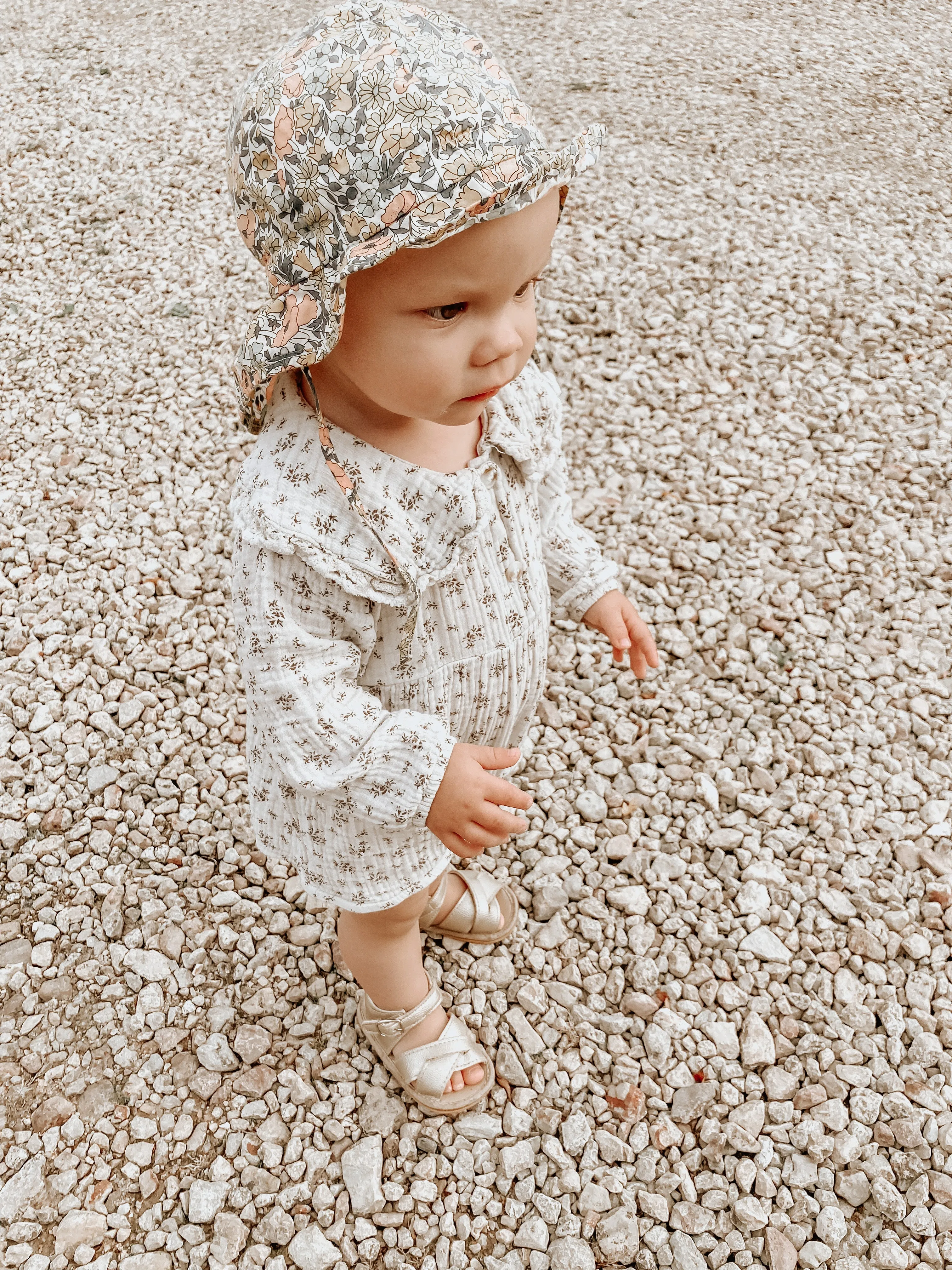 Floral bodysuit and bonnet set